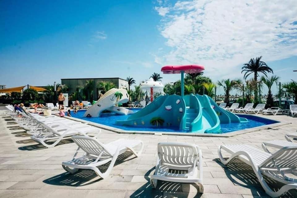 Apartament Rai Alezzi Beach Resort Mamaia Nord Navodari Bagian luar foto